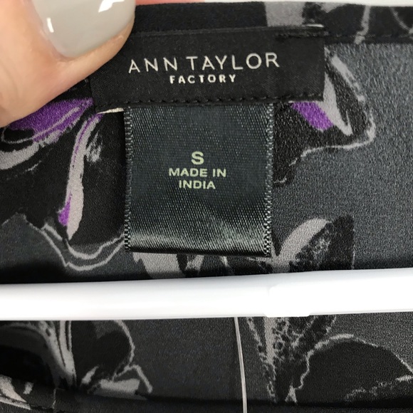 Ann Taylor Factory Blouse - Picture 3 of 4